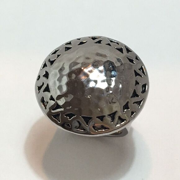 Hammered Metal Dome Ring Size 6.5 Silver Tone Wide Band Large Shield - Picture 11 of 14
